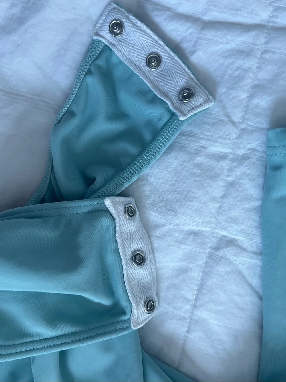 Montce mint colored